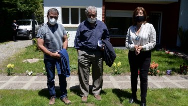 Diego Frutos (izq), Diego Breide (centro) y la gobernadora Arabela Carreras tras reunirse de manera previa  antes de la mesa de diálogo con Nación. Foto: Alfredo Leiva