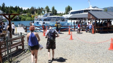 Los turistas deben abonar una tasa por cada noche de alojamiento en Bariloche. Este año tiene una suba del 20%. Archivo