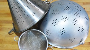 El colador de la cocina sirve para ver el eclipse de manera segura