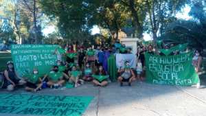 Aborto legal: vigilias en la región para seguir el debate en el Senado