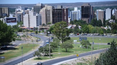 Transformarán los espacios verdes y habrá un solo parque de 4 hectáreas (foto Florencia Salto)