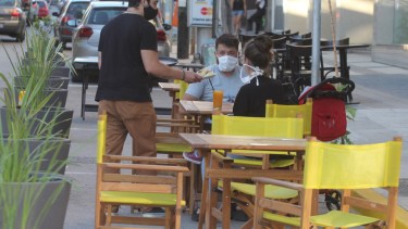 Los clientes vuelven a las salidas gastronómicas (foto Oscar Livera)