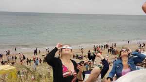 Las Grutas vibró durante el Eclipse Solar
