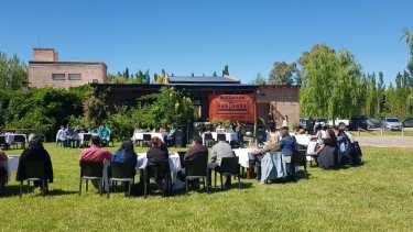 Delegaciones de toda la provincia se reunieron en Roca con autoridades nacionales de Fesprosa. (Foto: gentileza)