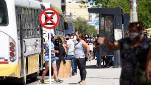 Choferes de colectivos de Neuquén insisten con ser vacunados