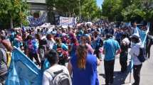 Imagen de ATEN y Barrios de Pie acampan en Casa de Gobierno