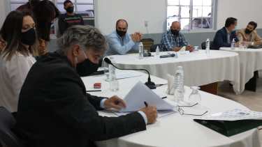 El acto de firma fue encabezado por el secretario Stopiello.