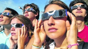 Eclipse solar: podrán ingresar turistas extranjeros a Neuquén y Río Negro