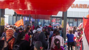 Roca: marcharon a los supermercados para pedir alimentos