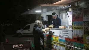 Autorizan a bares y restaurantes de Viedma el uso de sillas y mesas al aire libre