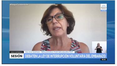 Silvia Sapag proviene de una familia politizada. Su padre, Felipe, fue fundador del MPN y cinco veces gobernador de Neuquén. Foto captura.