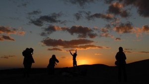 Eclipse solar en Las Grutas: repartirán 8.000 anteojos y ofrecen excursiones