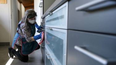 El personal de casas particulares no podrá trabajar durante los nueve días de restricciones.