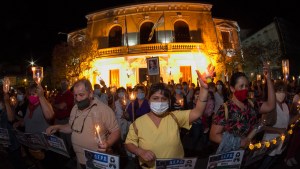 Hospitalarios marcharon con antorchas en Viedma