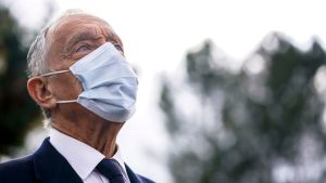 El conservador Rebelo de Sousa es reelecto presidente de Portugal