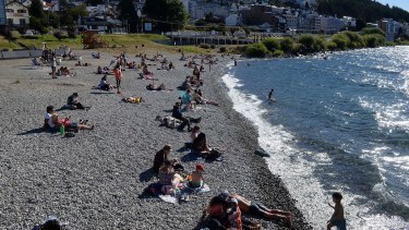 Los turistas del verano tuvieron un gasto promedio de 5.800 pesos  en Bariloche. Archivo