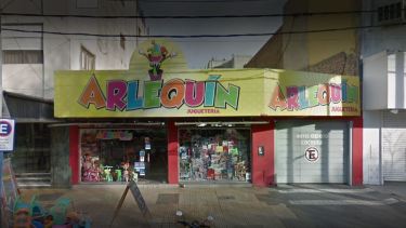 Desde la juguetería lamentaron tener que cerrar sus puertas después de 44 años. (Captura).-