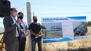 Los edificios polivantes primero servirán para pacientes covid y, luego, para que emprendedores puedan elaborar alimentos. (Gentileza).-