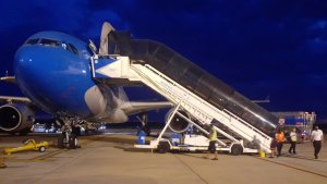 Despegó desde Rusia el tercer vuelo de Aerolíneas con vacunas Sputnik V