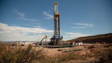 YPF perforó el pozo más extenso de Vaca Muerta, con una rama lateral de casi  kilómetros.