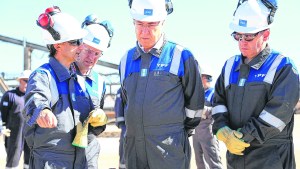 Nielsen confirmó su salida de YPF y la petrolera ratifica su perfil K
