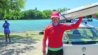 Esta vez, la ex campeona mundial seguirá la travesía desde la orilla alentando a su equipo. Foto: Andrés Maripe
