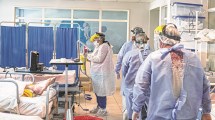 Imagen de Entre la vida y la muerte: las visitas a pacientes covid en terapia ayudan a seguir