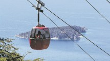 Imagen de Con distancia, los turistas volvieron al cerro Otto en teleférico
