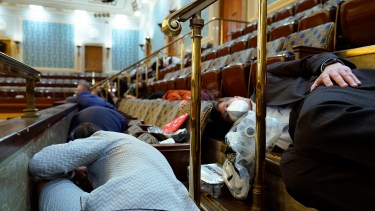 Así vivieron los legisladores el momento del ingreso de los partidarios de Trump. 