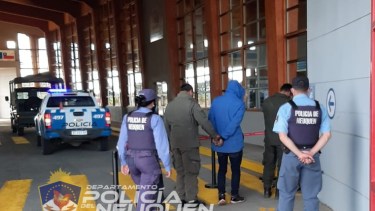 Cuatro personas cruzaron desde Chile a Villa Pehuenia por un paso no habilitado. (Foto: Gentileza).