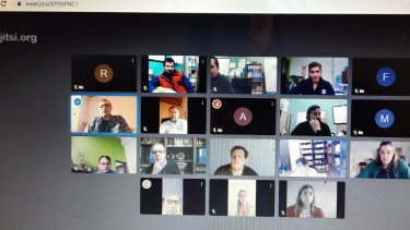 Una de las reuniones virtuales con integrantes de la empresa y el equipo evaluador que hacía la auditoría del premio. (Foto: getileza)