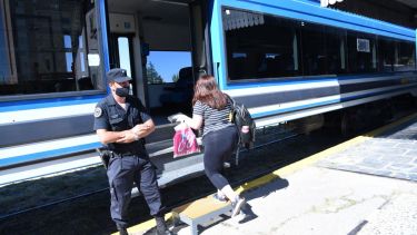 Sin aforos sólo para esenciales. Pueden ir pasajeros hasta el 80% de la capacidad de cada bagón (foto archivo Florencia Salto)