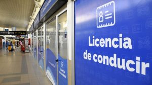 No hay plásticos para renovar licencias de conducir porque no los envía Nación: qué pasa en Neuquén