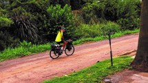Imagen de De Bariloche a Chaco en bici: el profe que pedaleó 2.800 km para ver a su familia