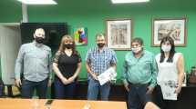 Imagen de Los municipales de Plaza Huincul cerraron un aumento salarial del 35%