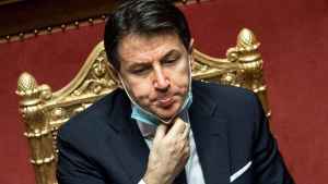 Conte renunció como premier italiano y busca formar un nuevo Gobierno