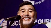 Imagen de El impresionante tatuaje de Maradona, que invadió las redes y llegó hasta Dalma