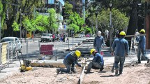 Imagen de Los municipales de Neuquén no quieren un bono sino una suma al básico