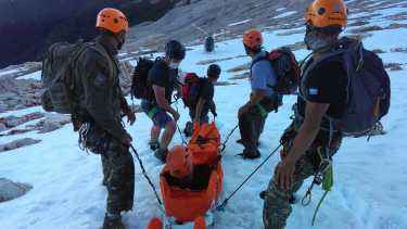 Después de varias horas de caminata, los brigadistas lograron dar con la persona accidentada. Foto: gentileza