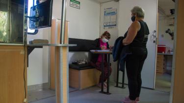 Las personas deberán asistir con DNI y libreta de salud para registrar las dosis. Foto: gentileza.