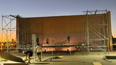 El escenario está casi listo y espera a los artistas de “Volver al Arte”.