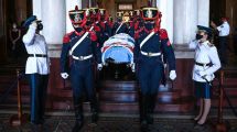Imagen de Los restos de Menem fueron sepultados en el cementerio de San Justo