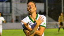 Imagen de Maxi Tunessi, el delantero de Río Colorado que la rompe en el ascenso