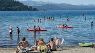 En Bariloche llegaron unas 66.000 personas para disfrutar del fin de semana  largo en el que reinó el buen tiempo. Foto: Marcelo Martinez