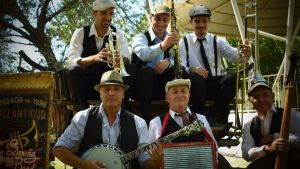 La Sureña Jazz Band propone un viaje en el tiempo a cielo abierto
