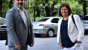 Vacunación Vip: la oposición   pidió la publicación del protocolo sobre vacunas