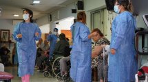 Imagen de Neuquén comenzó a vacunar contra el covid-19 en geriátricos