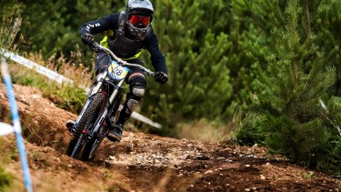 Unos 150 atletas de argentina competirán en la nueva pista de cerro Catedral. Foto Gentileza: Camila Caniumil