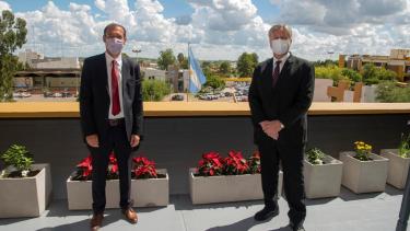 El gobernador Omar Gutiérrez y su par de La Pampa, Sergio Ziliotto, se reunieron en Santa Rosa. (Neuquén informa)