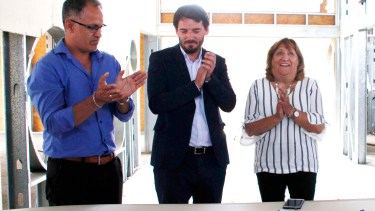 El flamante viceministro de Educación, junto al Ministro de Gobierno, Rodrigo Buteler y la Ministra de Educación, Mercedes Jara Tracchia. Foto Gentileza: Prensa de Gobierno de Río Negro.